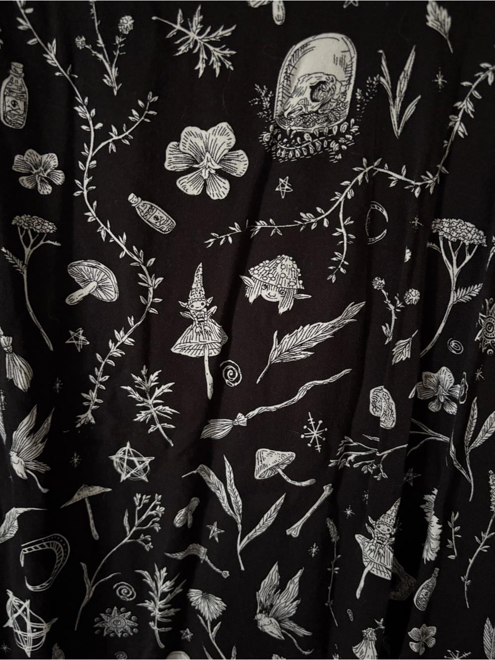 Disturbia | Hedgewitch V Neck Midi Dress - Picture 13 of 15